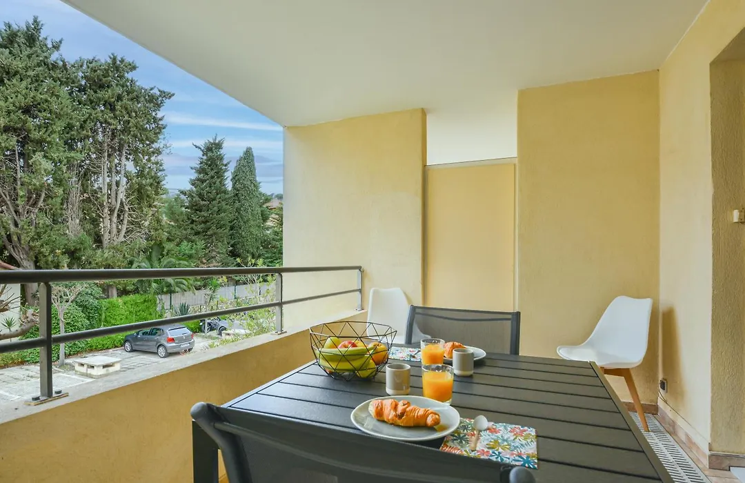 Magnifique studio au calme, Climatisation, Parking, Wifi.-1