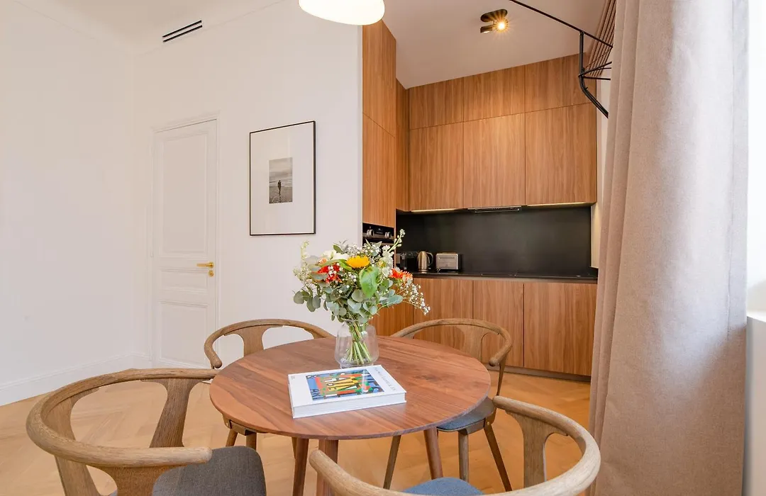 La Guitare 21 - Cozy Studio In Center Of Cannes, Just Behind Grand Hotel-1