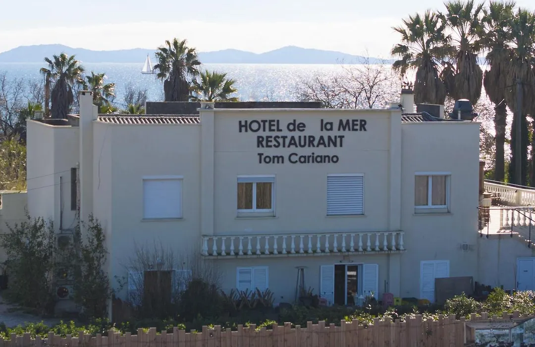 Hotel De La Mer-1