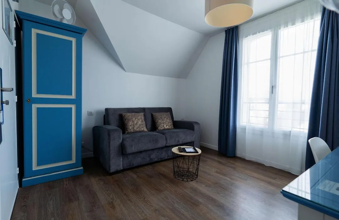 Best Western Hotel De La Plage Saint Marc sur Mer-1