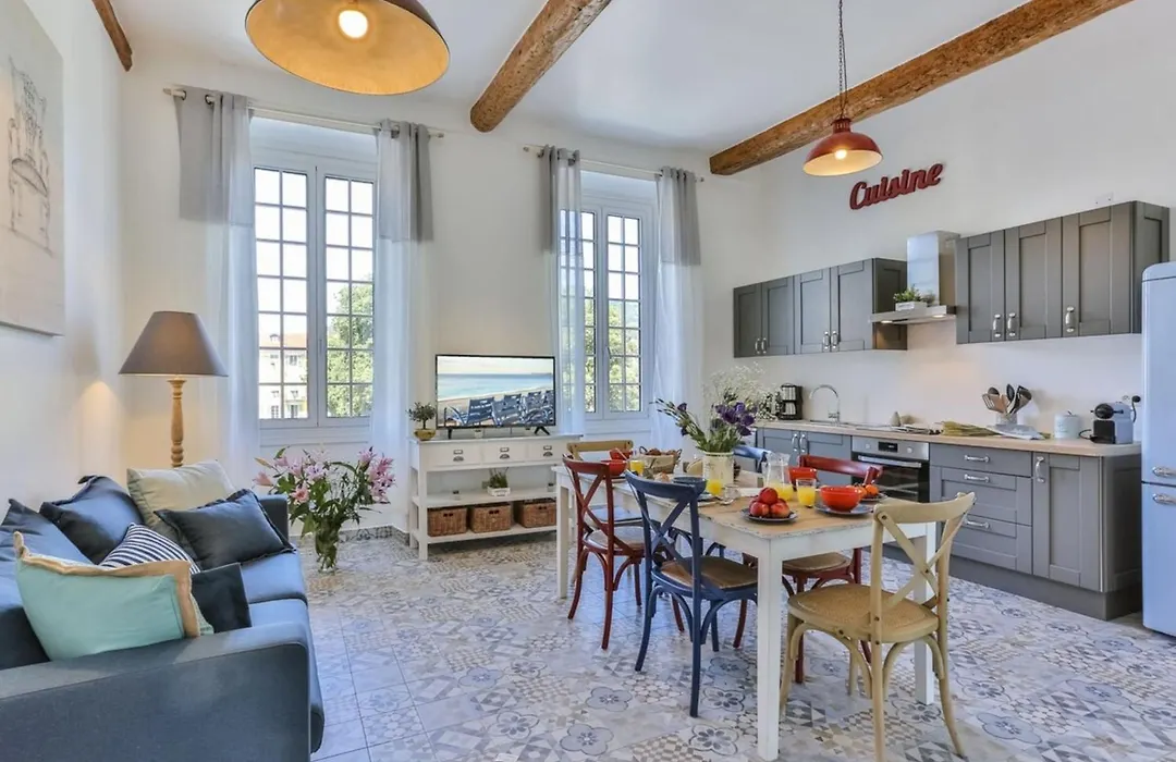 My Casa - Garib - Place Garibaldi - 4 Bedrooms - Balcony-1