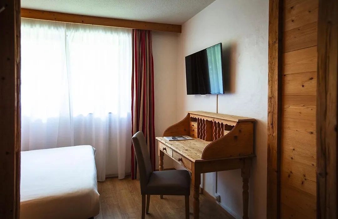 Hotel Alpen Roc-1