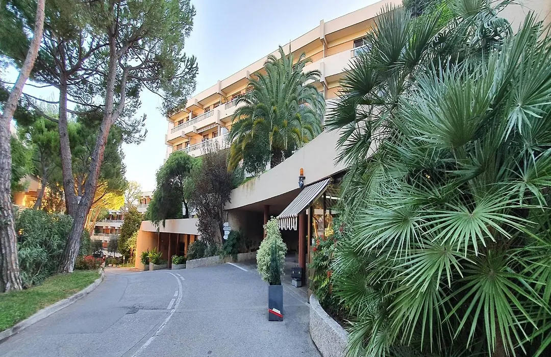Apartment In Nice With Sea Views-1