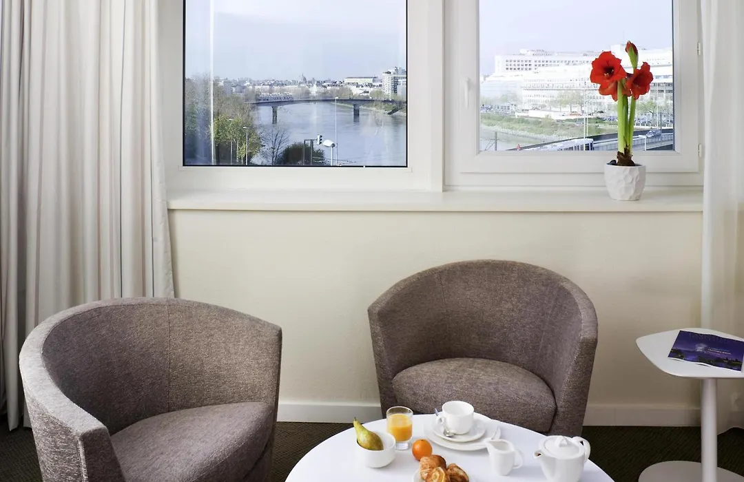Novotel Nantes Centre Bord de Loire-1