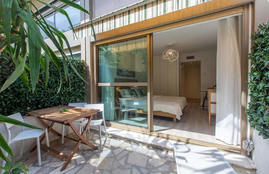 Centre Promenade Golden Square Terrace 1 Min Walk To The Beach Ac-1