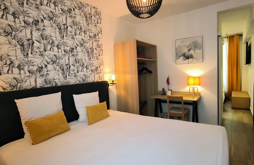 Hotel Le Twelve-1