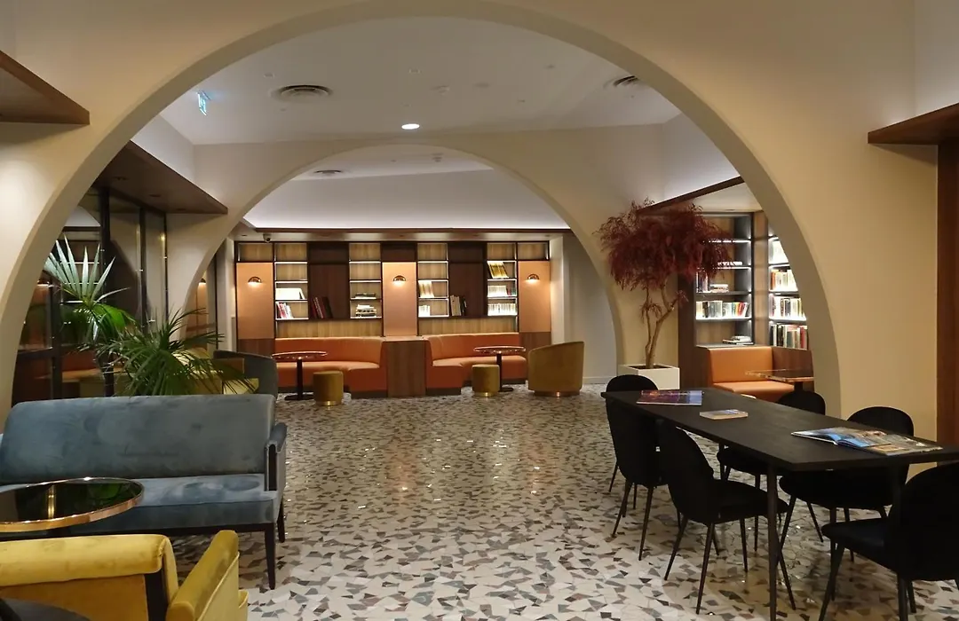 Aquabella Hotel & Spa-1