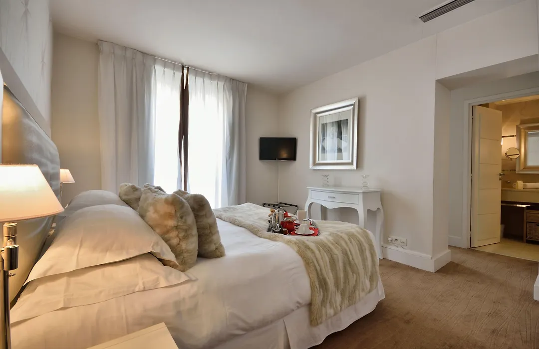Hotel Renoir-1