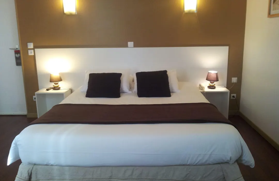 Hotel Du Midi-1