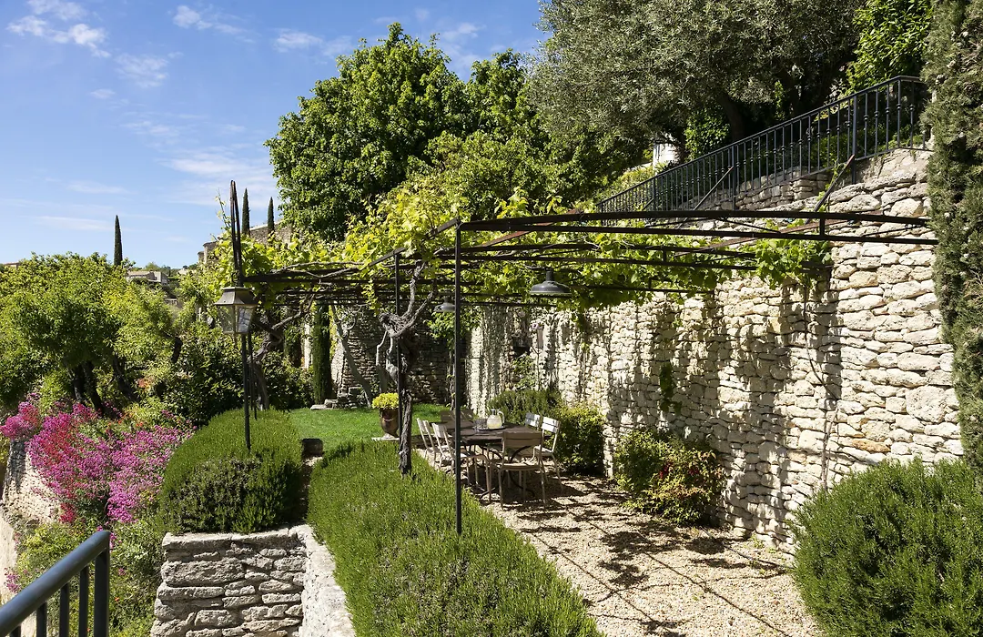 Airelles Gordes, La Bastide-1