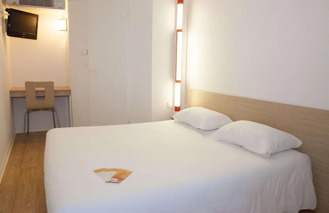 Premiere Classe Saint Malo CHAMBRES RENOVEES-1