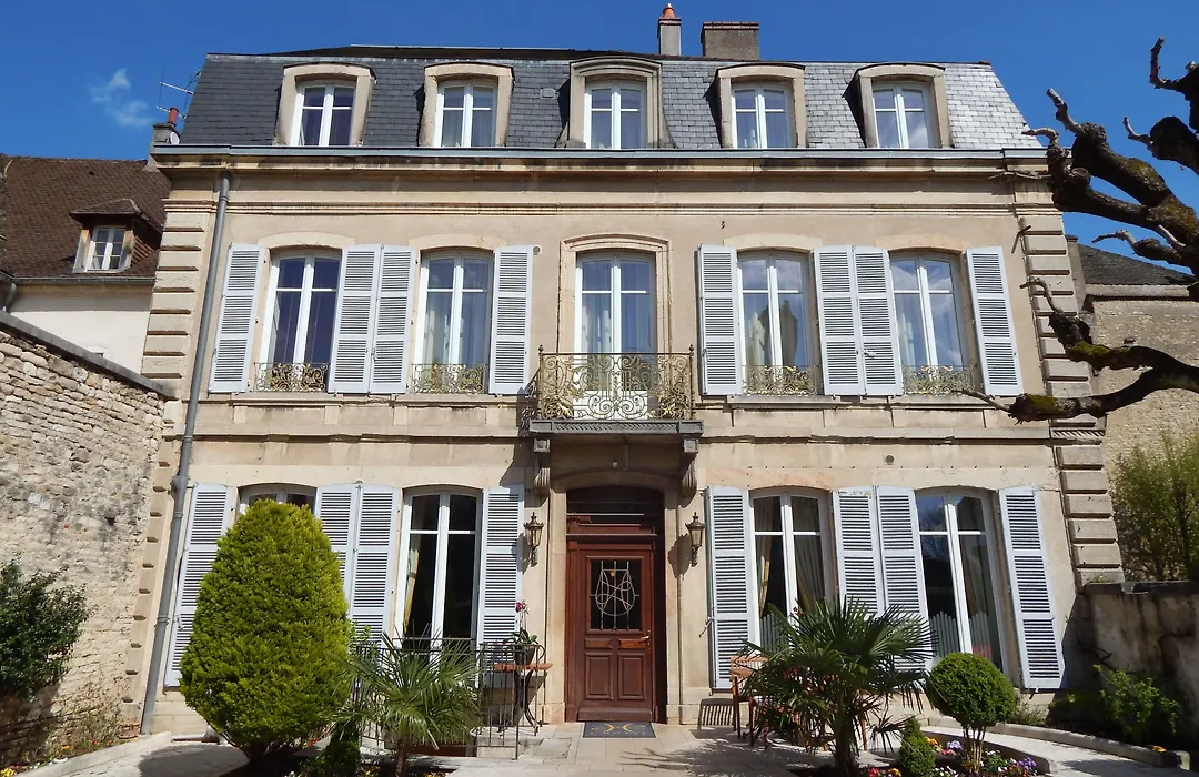 L'Hotel-1