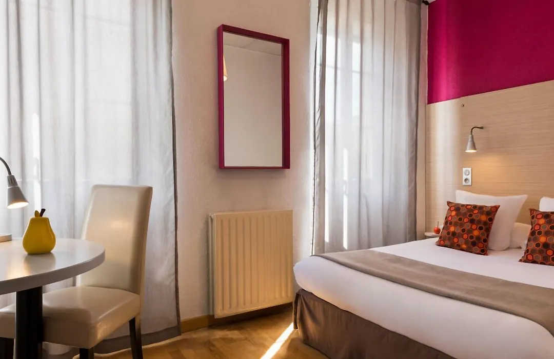 Hôtel Edmond Rostand-1