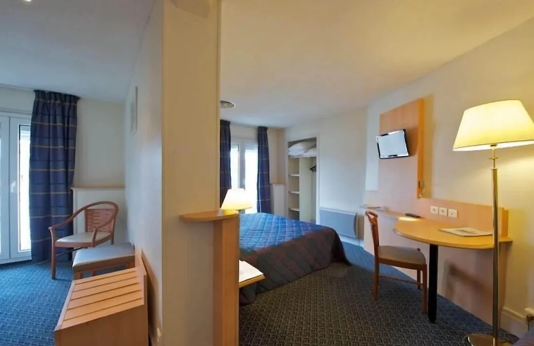 Hotel Le Bourbon Pau Centre-1