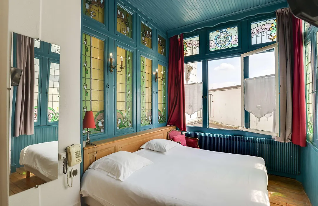 Brit Hotel Notre Dame-1