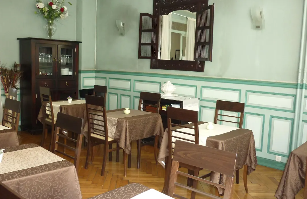 Authentic by Balladins, Hôtel Le Carré d'Aix-1