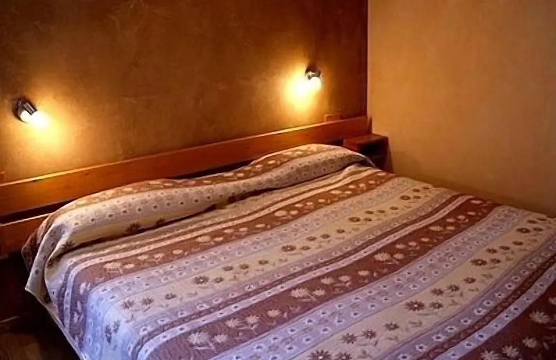 Logis Hotel De La Paix - Tournus-1