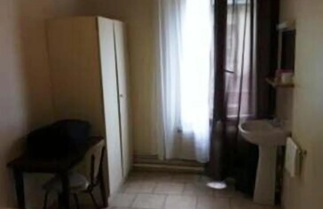 Hipotel Paris Bordeaux Menilmontant-1