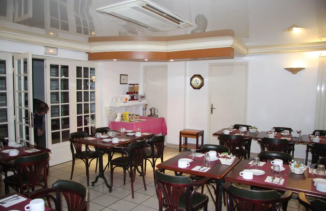 Brit Hotel Cherbourg-1