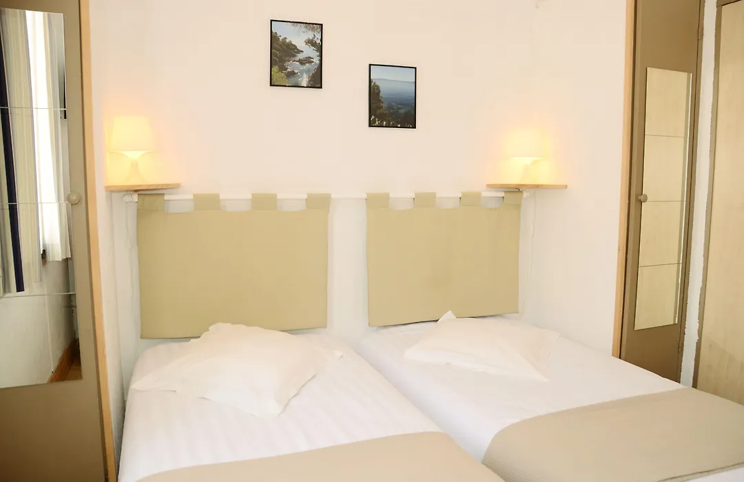 Hotel L'Oustaou-1