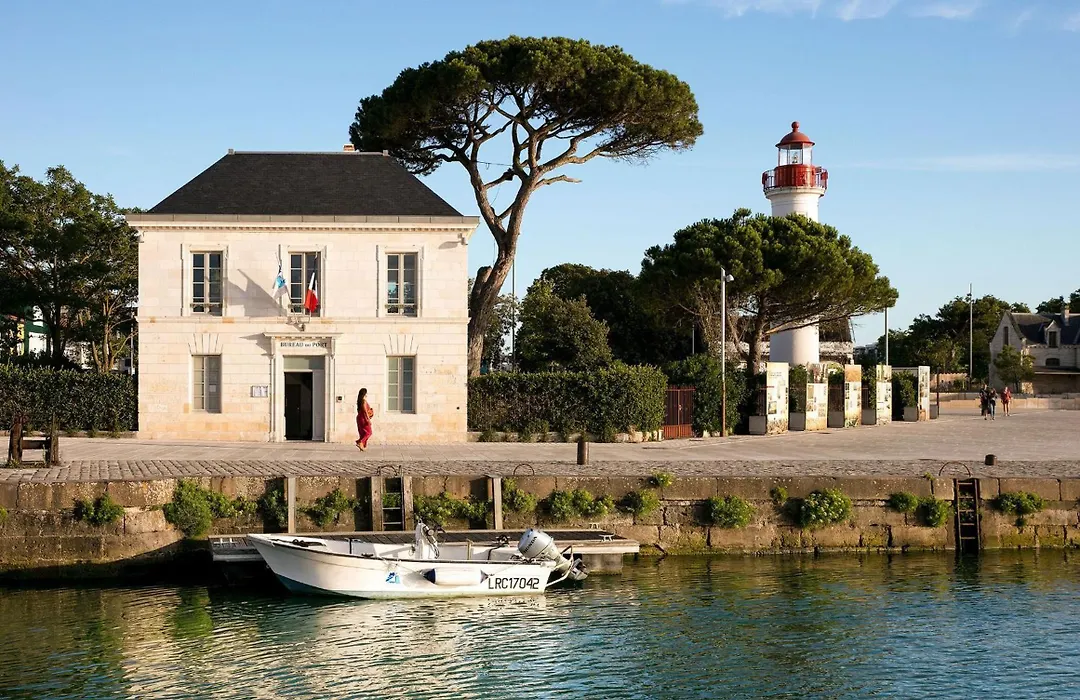 Un Hôtel En Ville-1