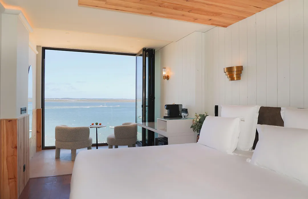 Les Vagues Hotel & Spa-1