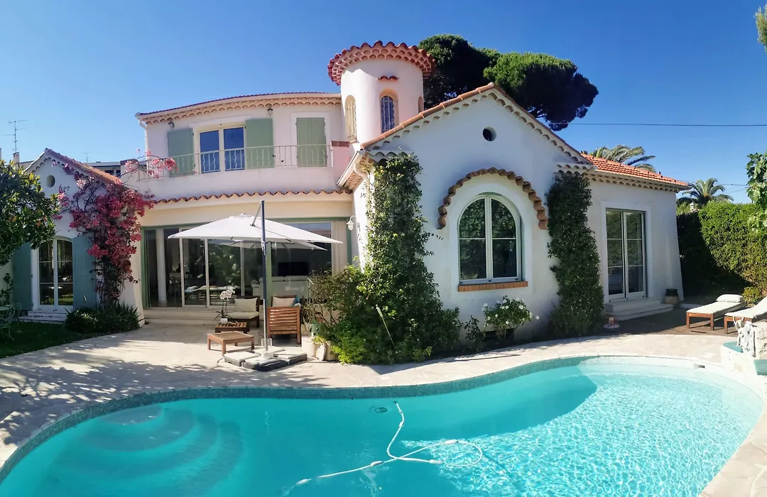 Blue Dream Cannes Guest House-1