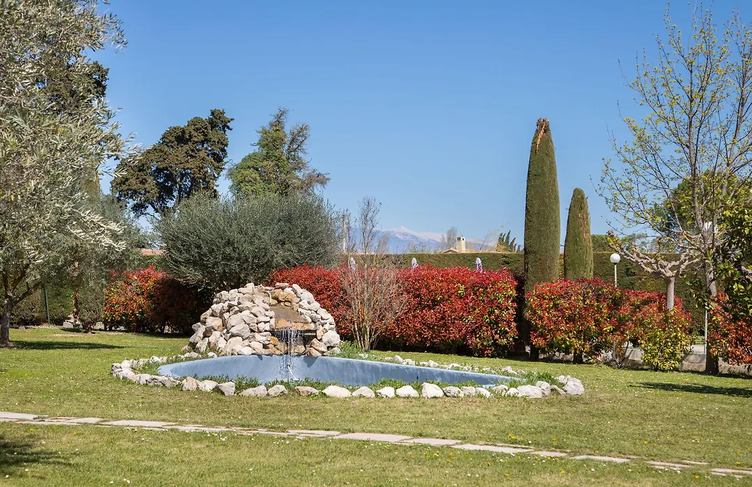 Logis Hotel La Goutte D'eau-1