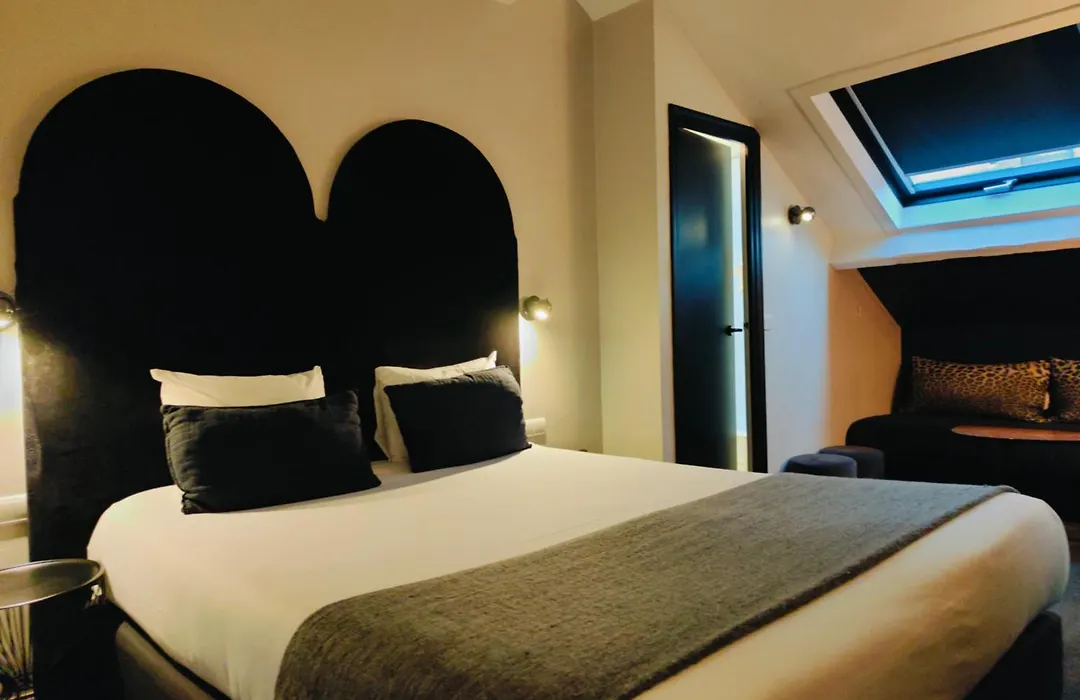 Hotel Noir-1