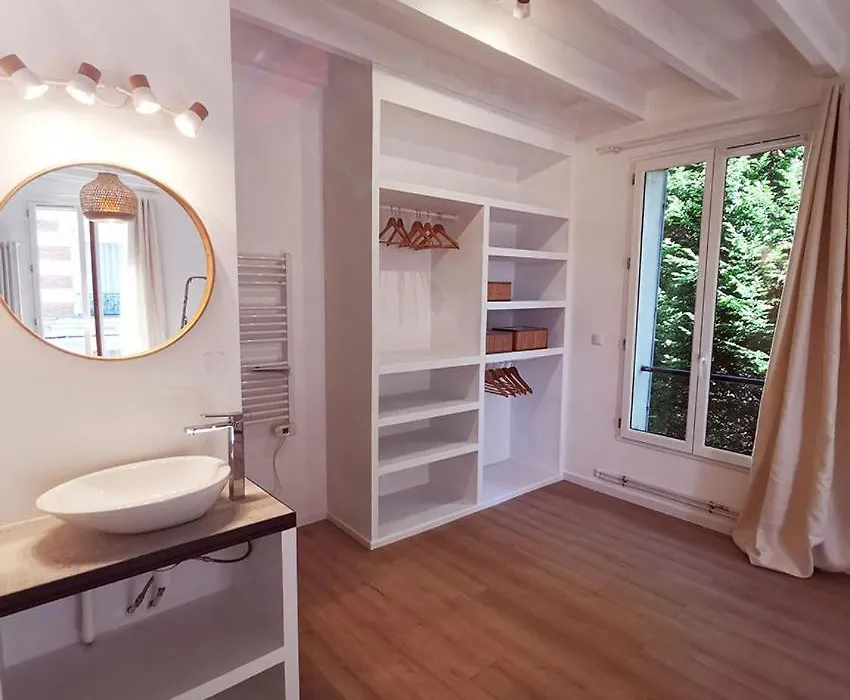 Le Saint Christophe - Mairie d'Aubervilliers ligne 12-1