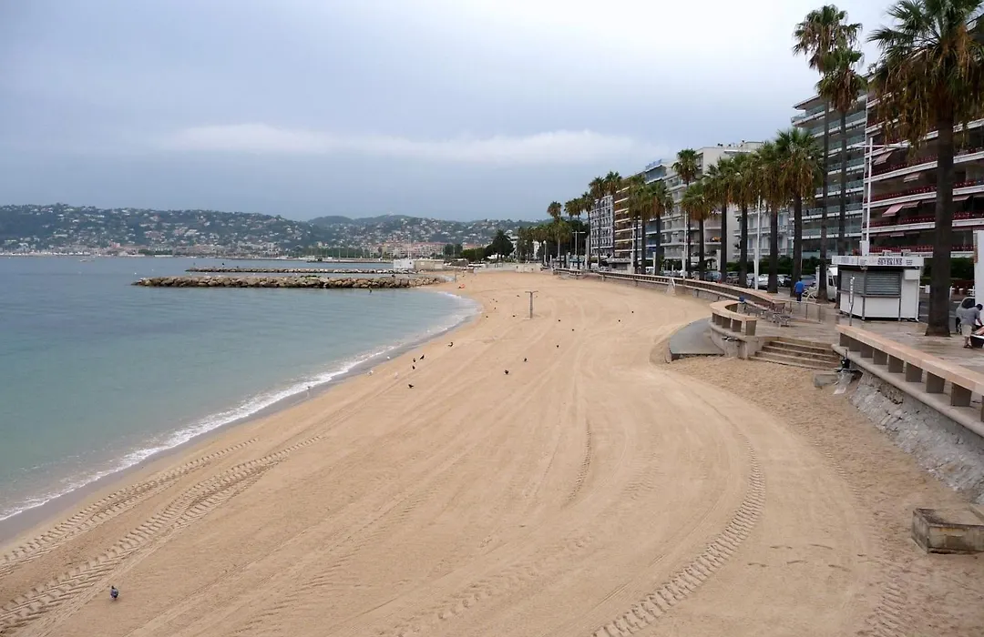 Hello Cote D'Azur - Spacious Apartment At A 5 Min Walk From The Beach-1