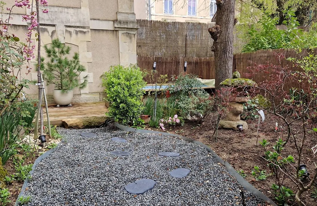 Bonjour Guesthouse-1