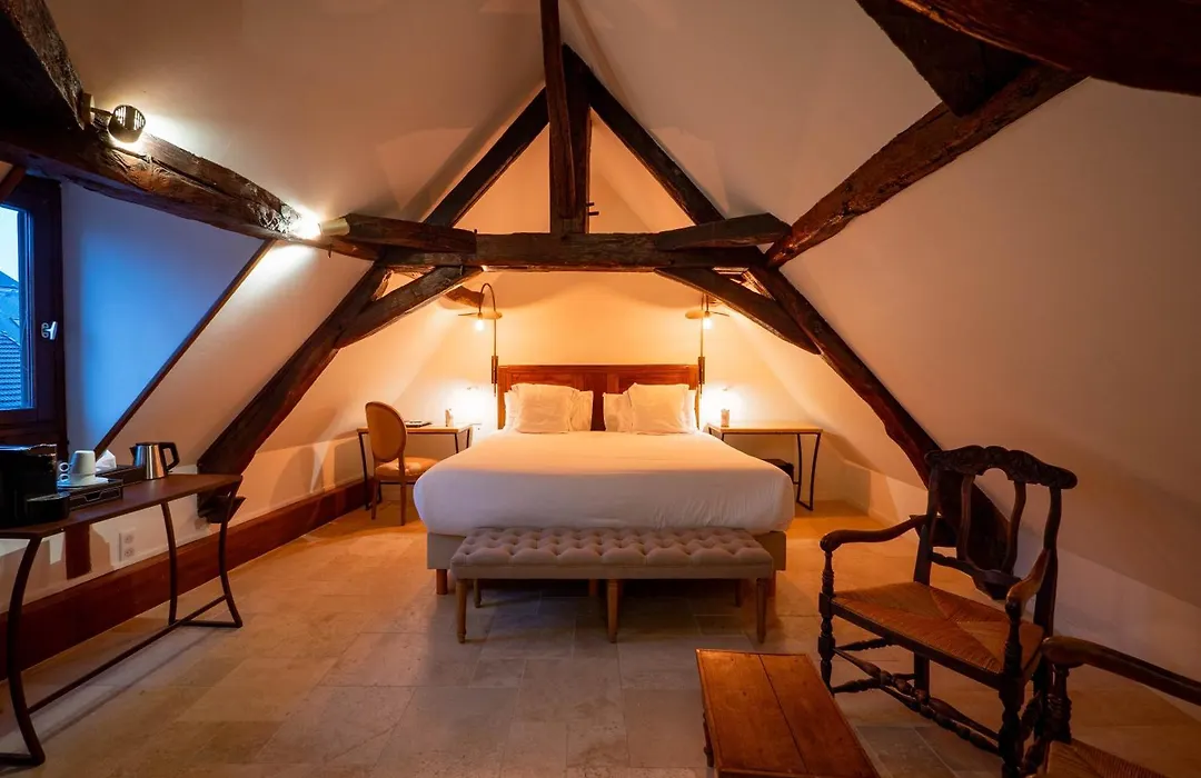 Les Remparts Hotels Et Demeures Historiques-1