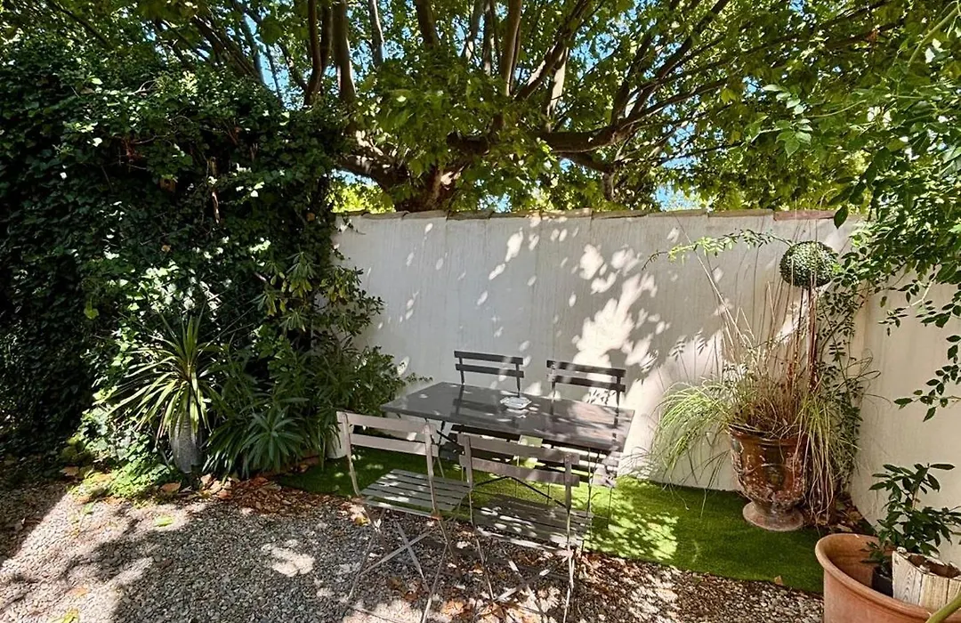 Le Petit Jardin ...-1