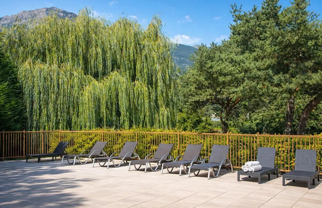 Logis Hotel Le Lac-1