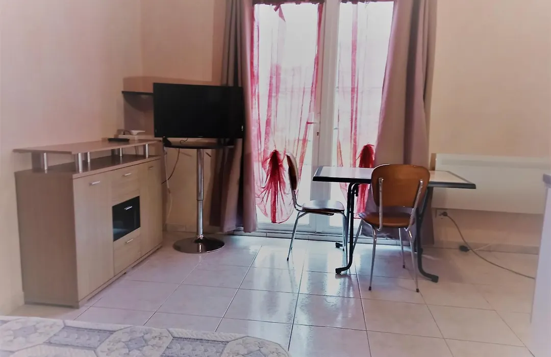 Hôtel de la gare Studios Du Breuil-1