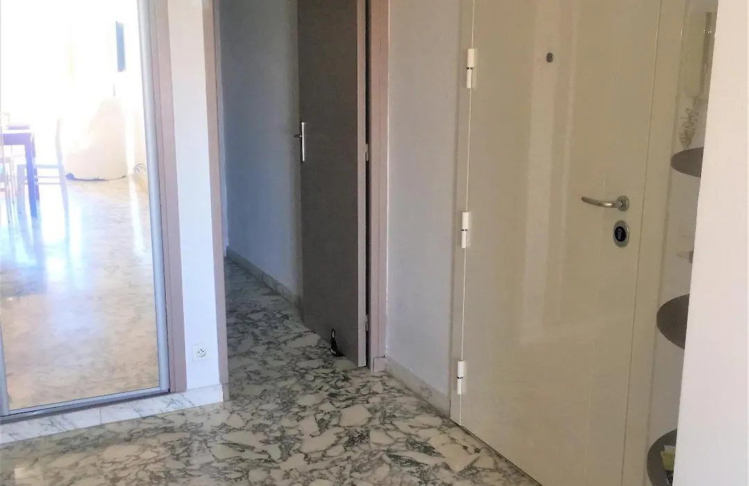 Appartement de 1 à 6 personnes Beaulieu sur mer, climatisé, proche Nice et Monaco tout confort 2 chambres-1