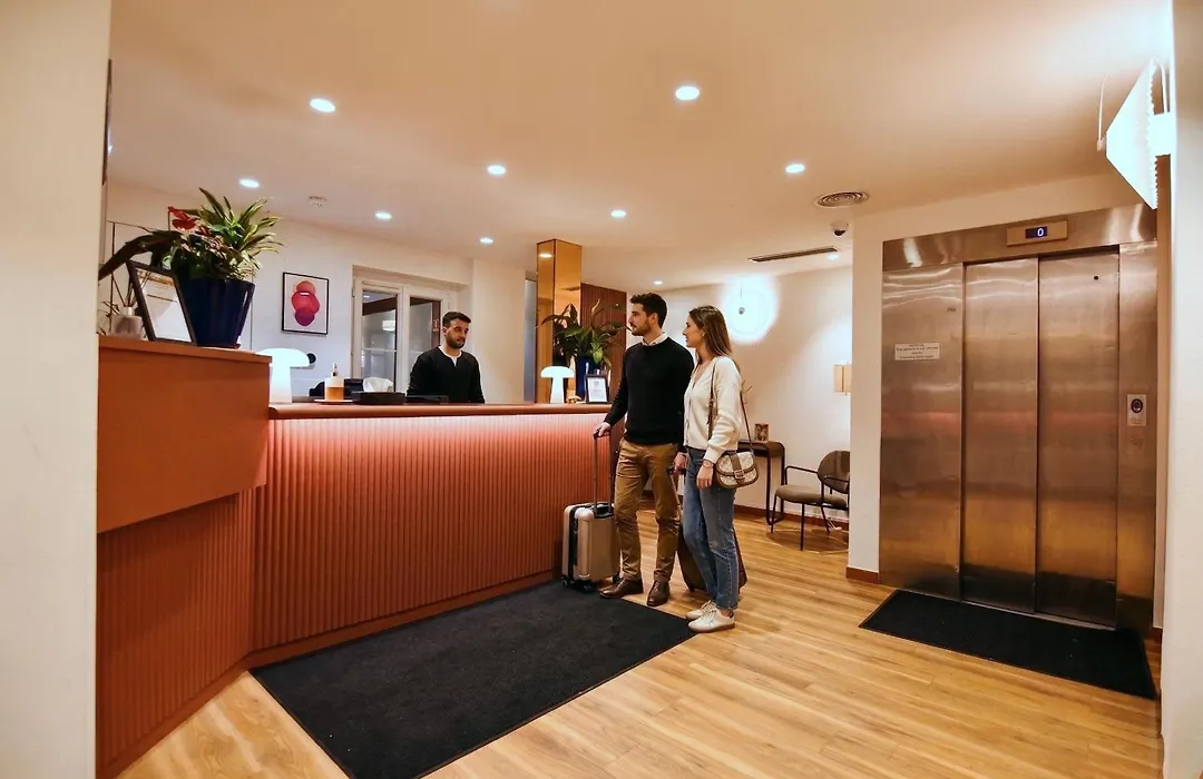 Agate Hotel-1