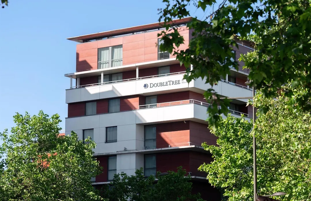 Doubletree By Hilton Paris Boulogne-1