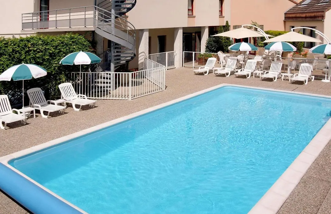 Ibis Beaune Centre-1