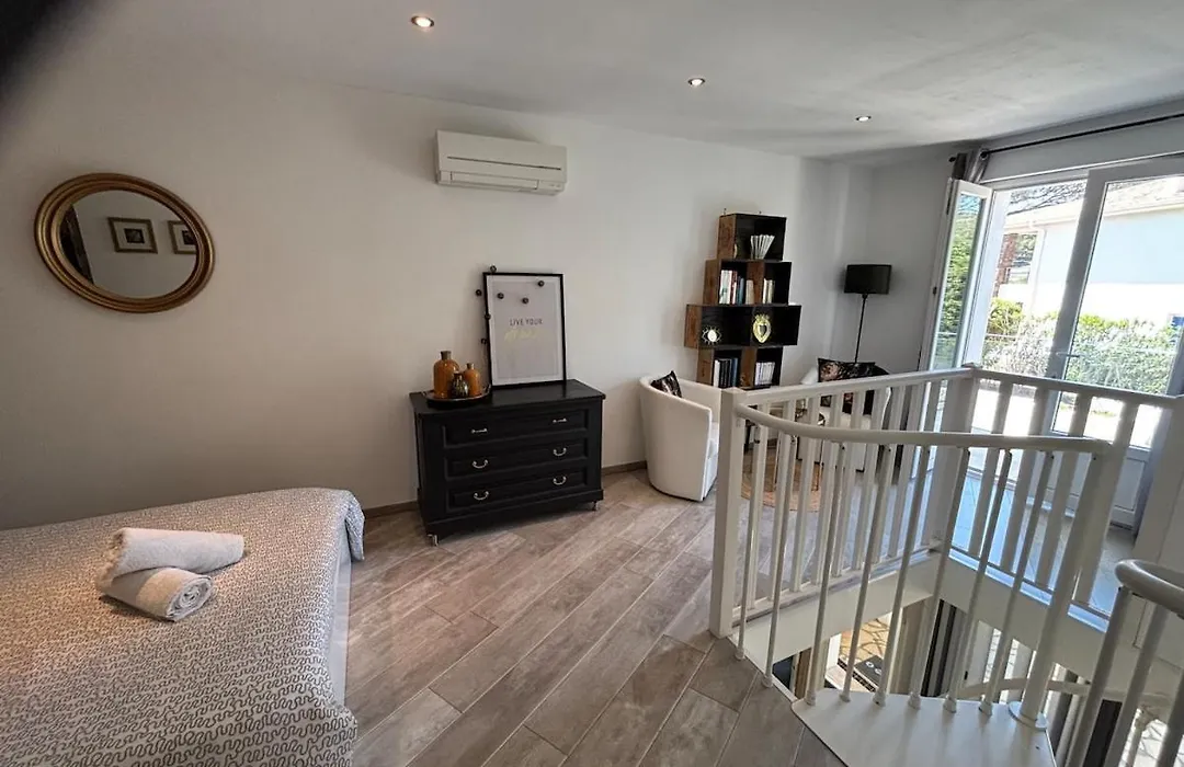 Villa LES ALIZES Côté jardin - Bord de mer-1