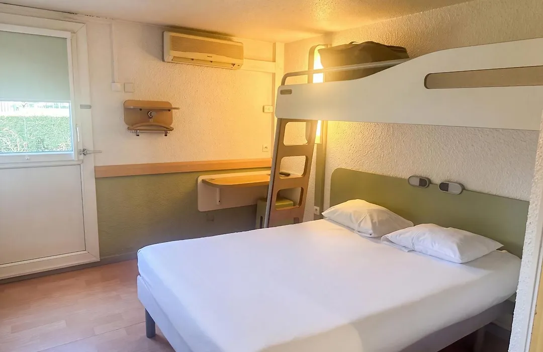 Ibis Budget Tarbes-1