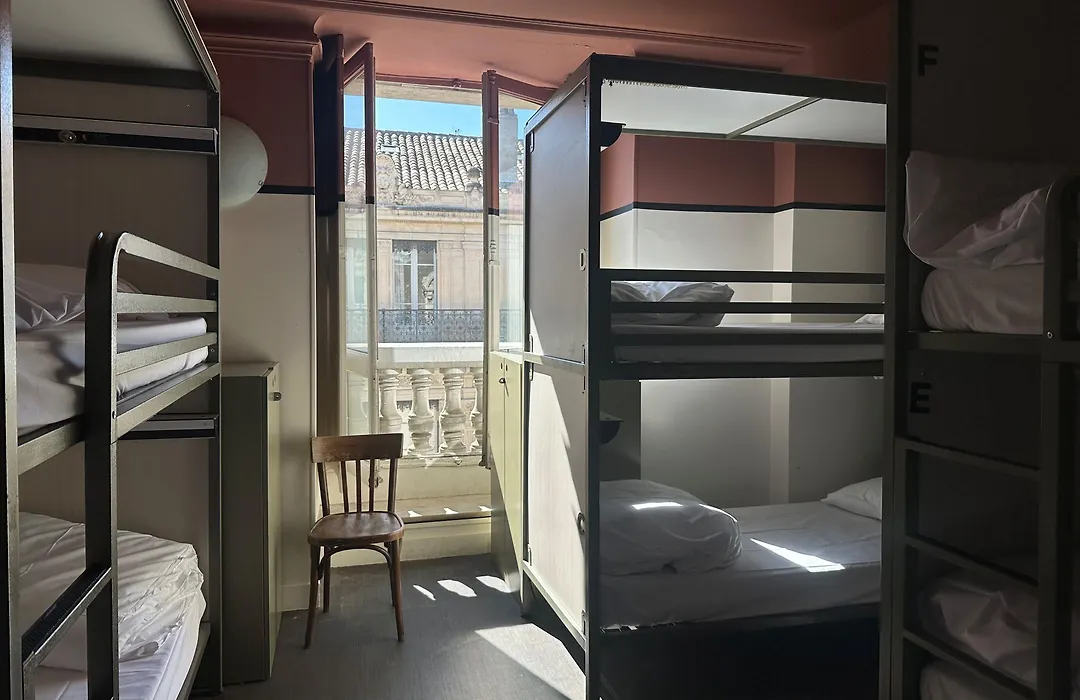 Auberge de jeunesse HI Avignon-1