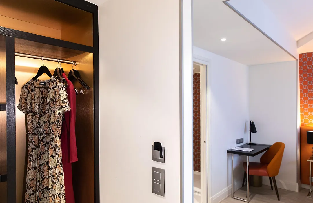 Hôtel Dress Code-1