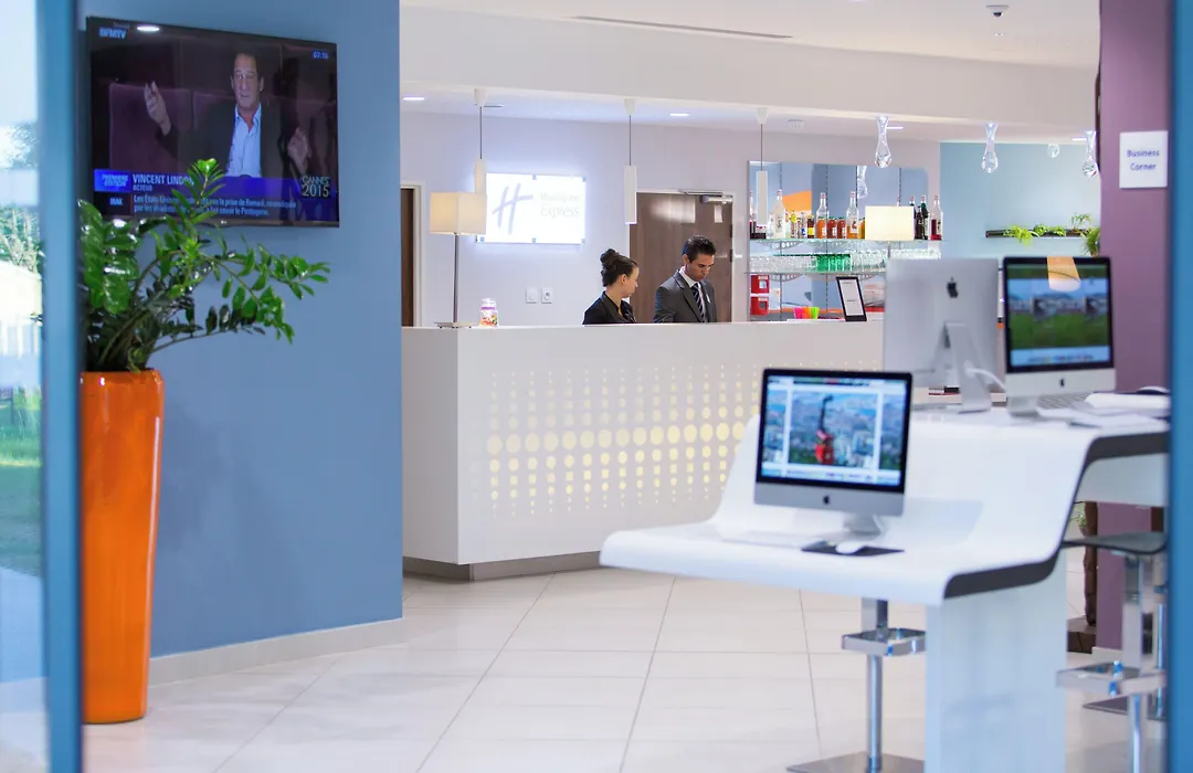 Holiday Inn Express Toulon - Est By Ihg-1