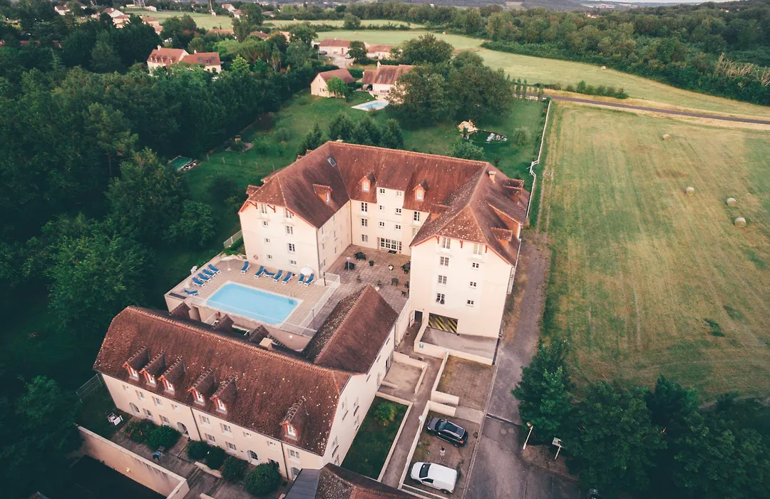 Terres de France - Appart'Hôtel La Roche-Posay-1