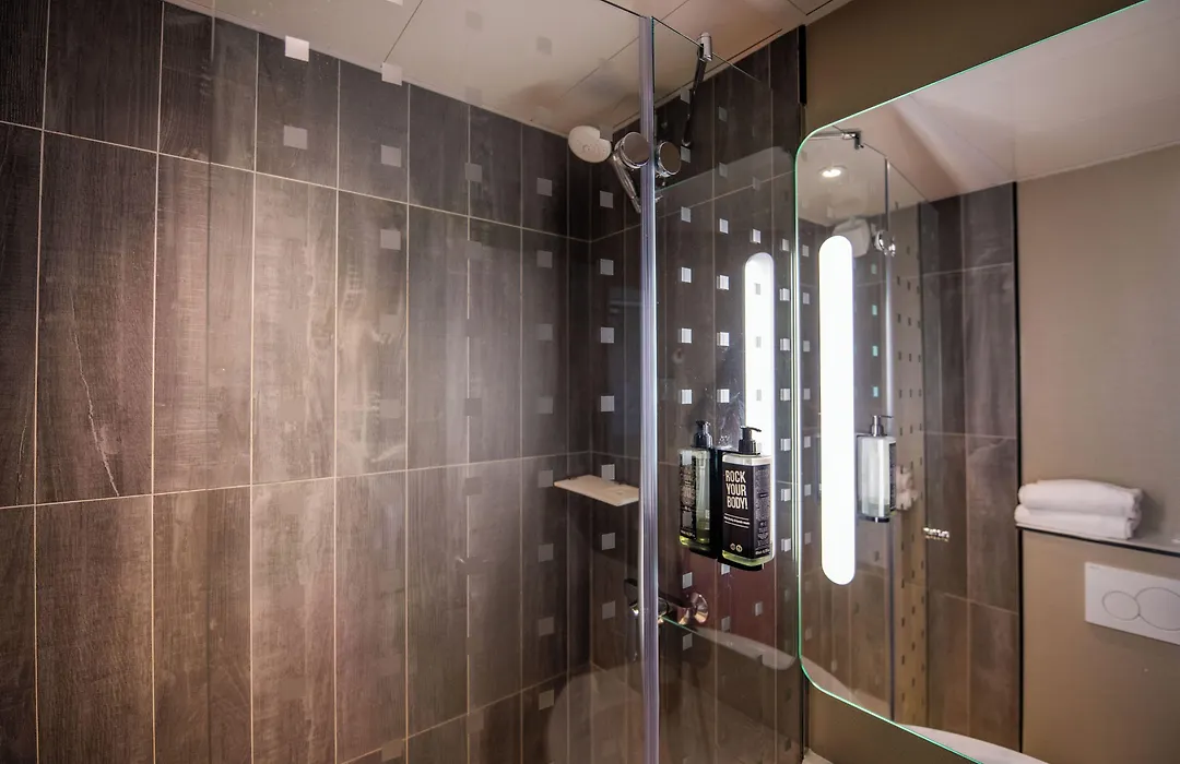 Ibis Paris Canal Saint Martin-1