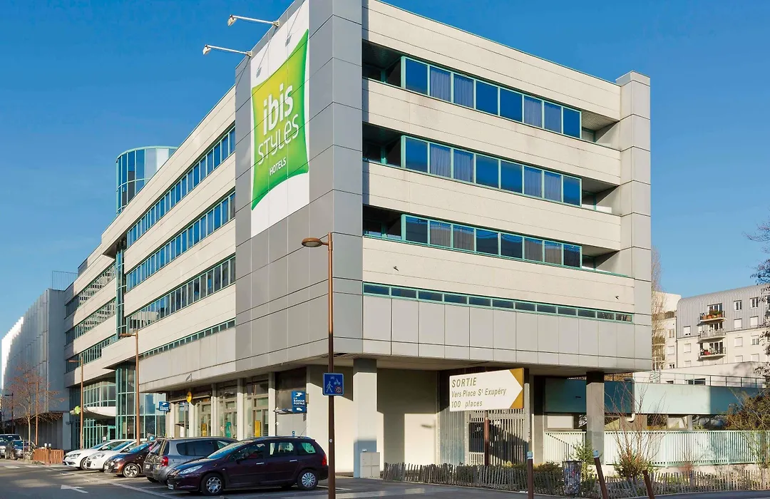 ibis Styles Massy Opéra-1