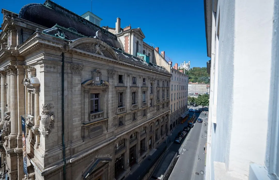 Hotel Du Theatre-1