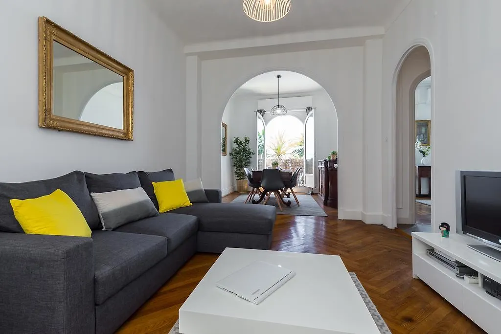 Beautiful Apartment By The Sea Front-1